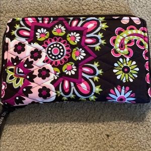 Bella Taylor wallet. NWOT